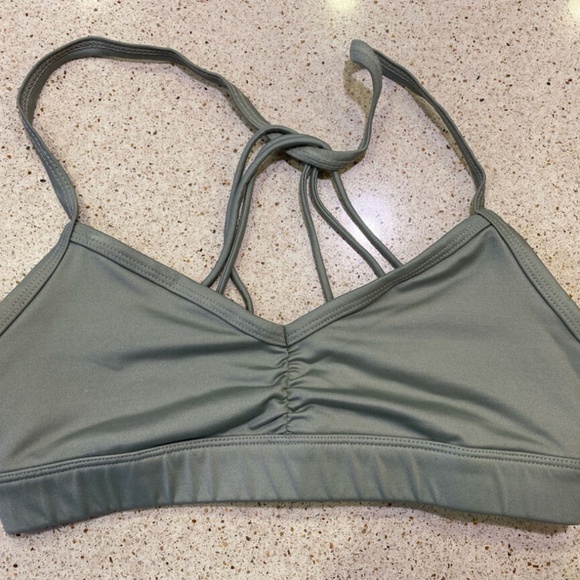 ALO YOGA - Sunny Strappy Bra Size M - Beautiful light army green - Picture 3 of 4